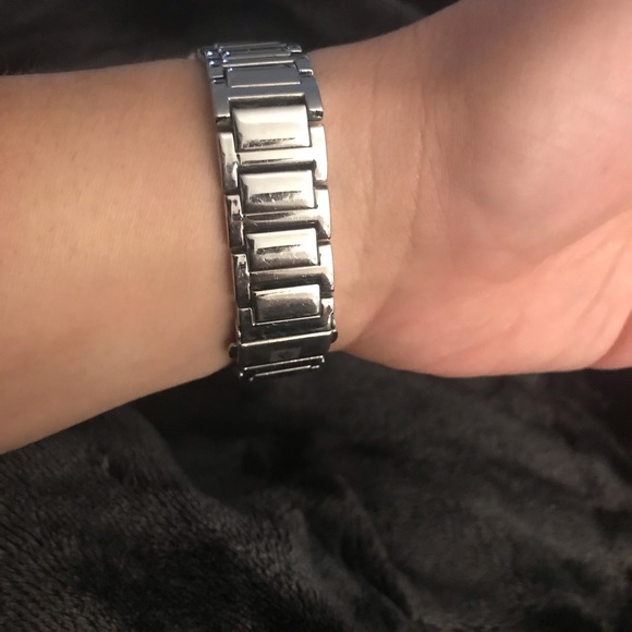 Anne Klein - Picture 2 of 3